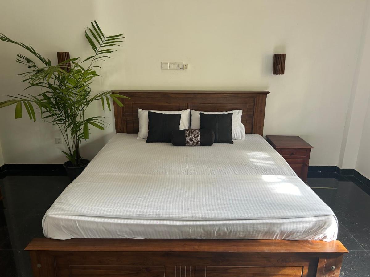 Why Not Mansion Hostel Habaraduwa Exterior photo